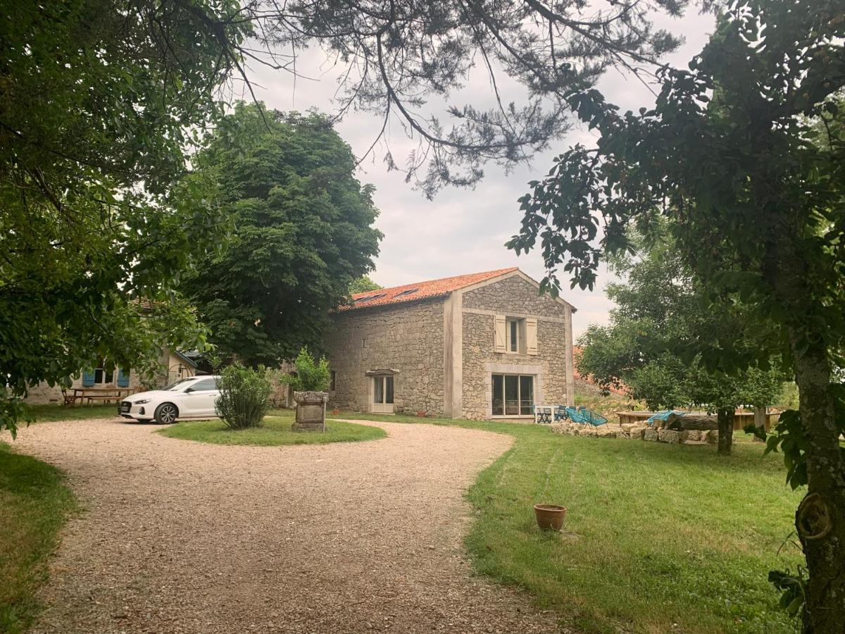 Maison Papillon Gite De Ressourcement Lusignan-Petit المظهر الخارجي الصورة